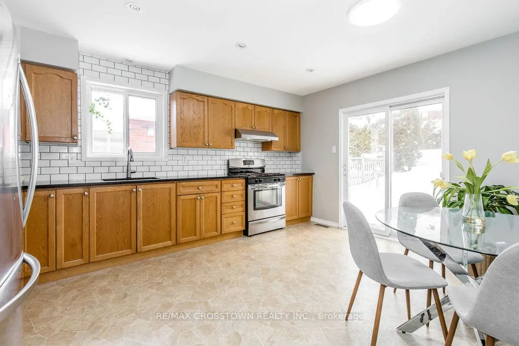 Photo 11 of 38 Brookfield Crescent, Barrie, Bayshore — HOMEH
