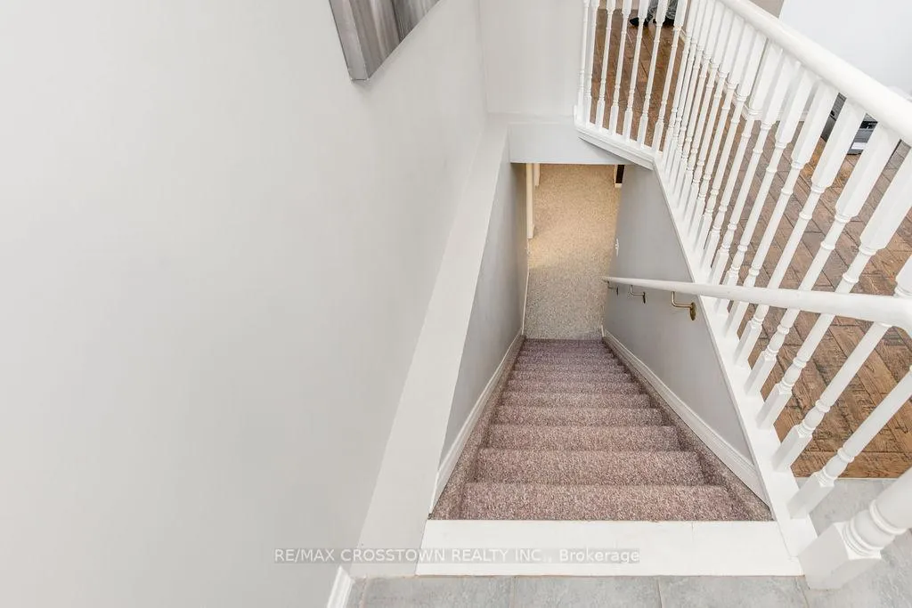 Photo 23 of 38 Brookfield Crescent, Barrie, Bayshore — HOMEH