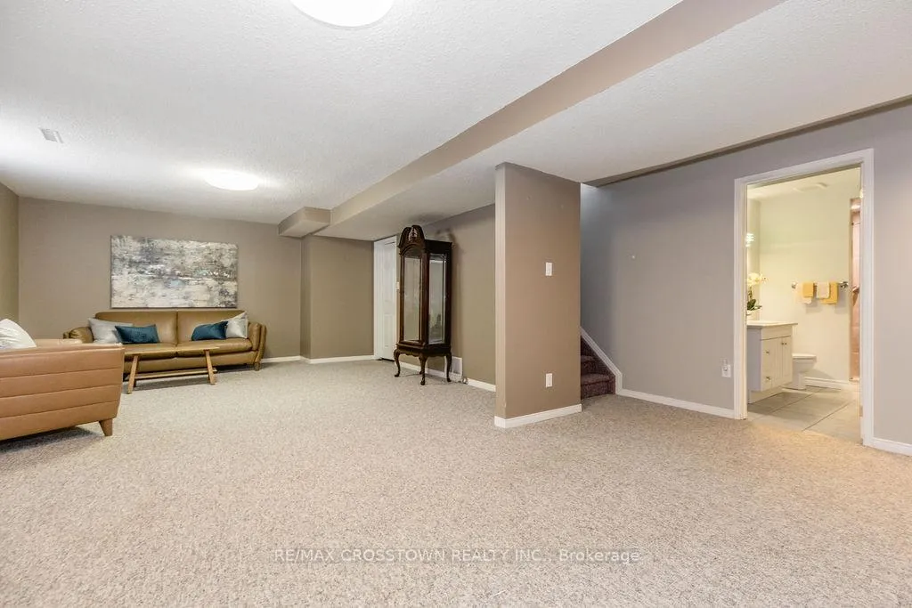 Photo 28 of 38 Brookfield Crescent, Barrie, Bayshore — HOMEH