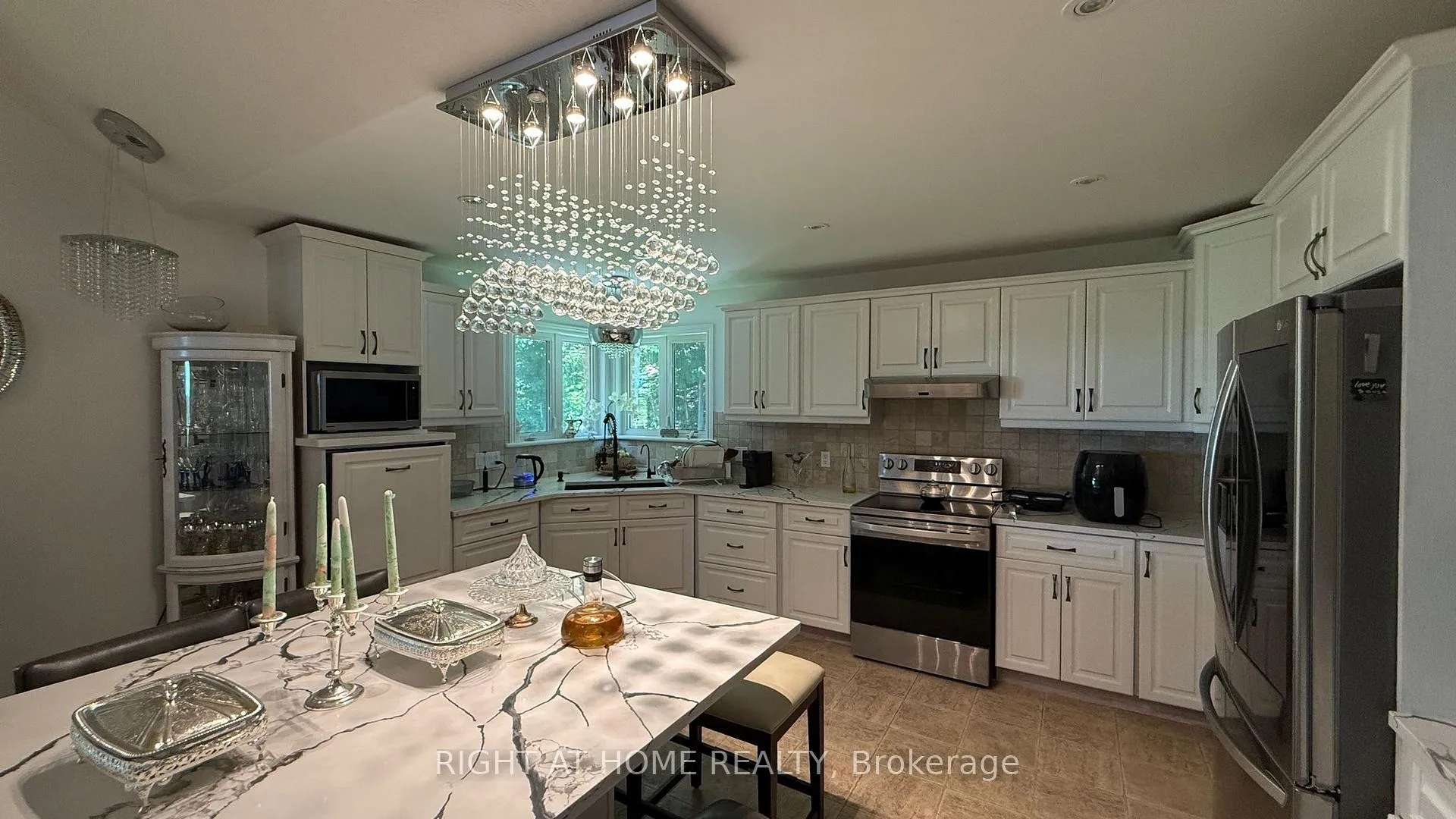 Photo 6 of 1453 Millennium Court, Kingston, City North of 401 — HOMEH