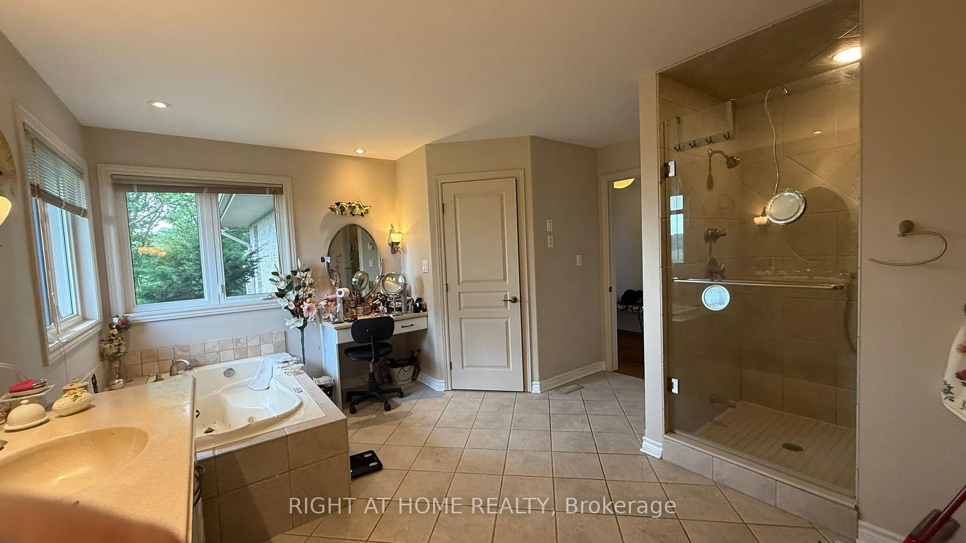 Photo 17 of 1453 Millennium Court, Kingston, City North of 401 — HOMEH