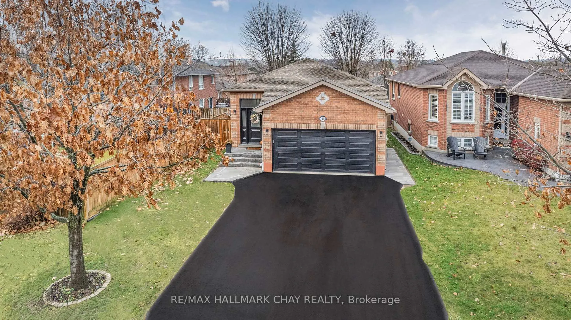 Photo 2 of 20 Seline Crescent, Barrie, Painswick South — HOMEH