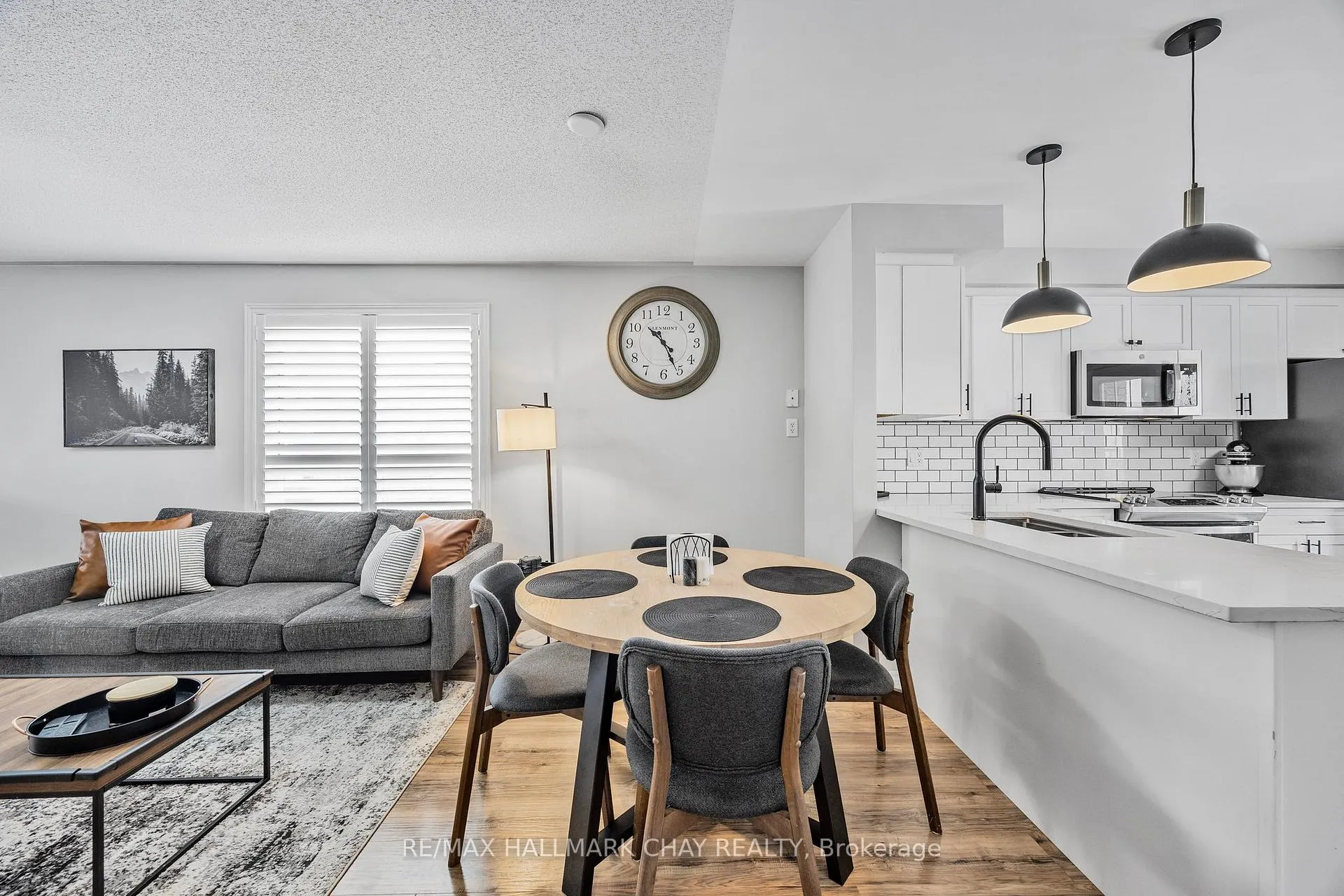 Photo 8 of 20 Seline Crescent, Barrie, Painswick South — HOMEH