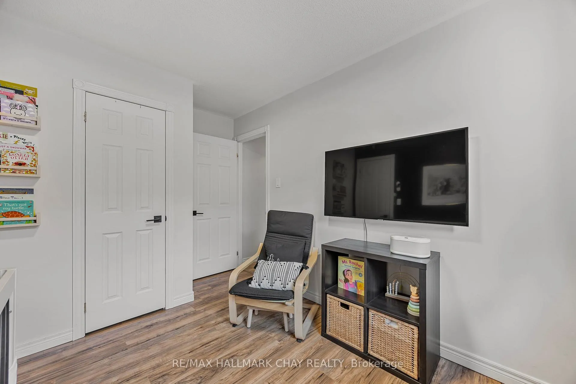 Photo 14 of 20 Seline Crescent, Barrie, Painswick South — HOMEH