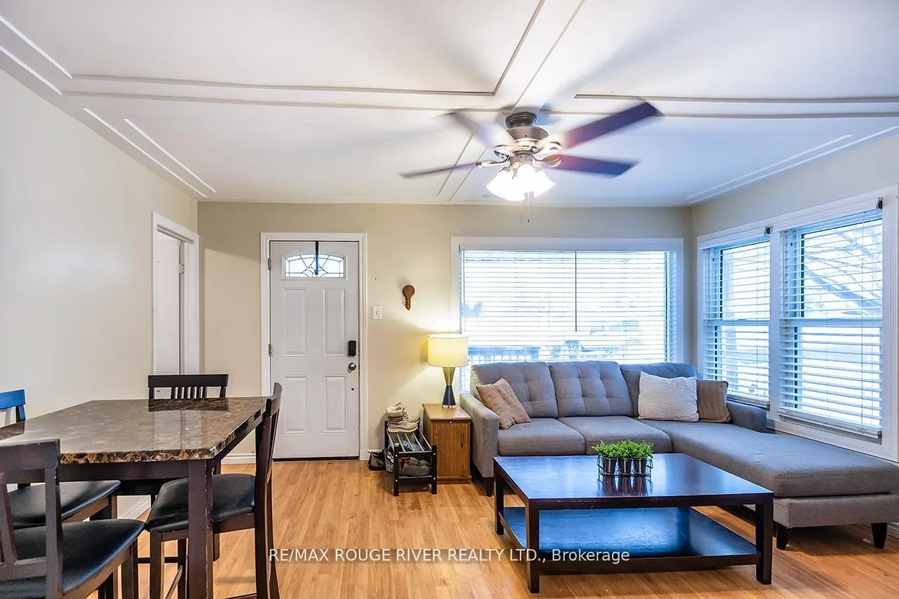 Photo 3 of 8 Birch Crescent, Ajax, Central — HOMEH
