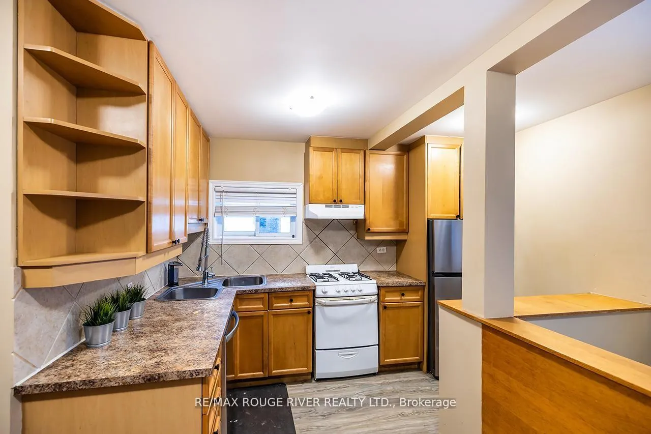 Photo 8 of 8 Birch Crescent, Ajax, Central — HOMEH