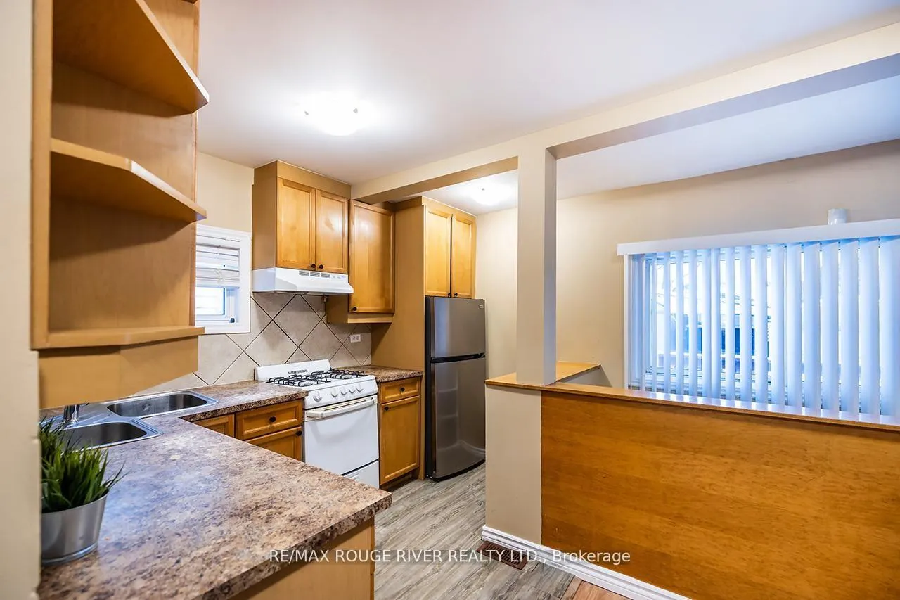 Photo 9 of 8 Birch Crescent, Ajax, Central — HOMEH