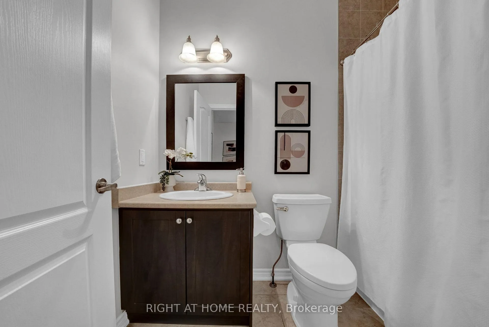 Photo 21 of 1645 Whitestone Drive, Oshawa, Samac — HOMEH