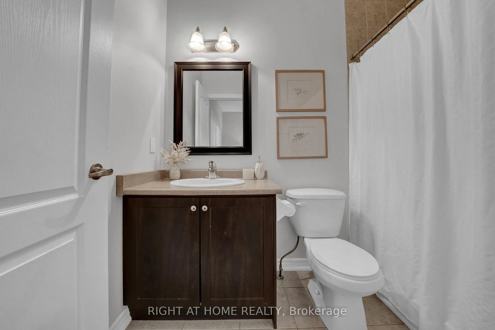 Photo 25 of 1645 Whitestone Drive, Oshawa, Samac — HOMEH