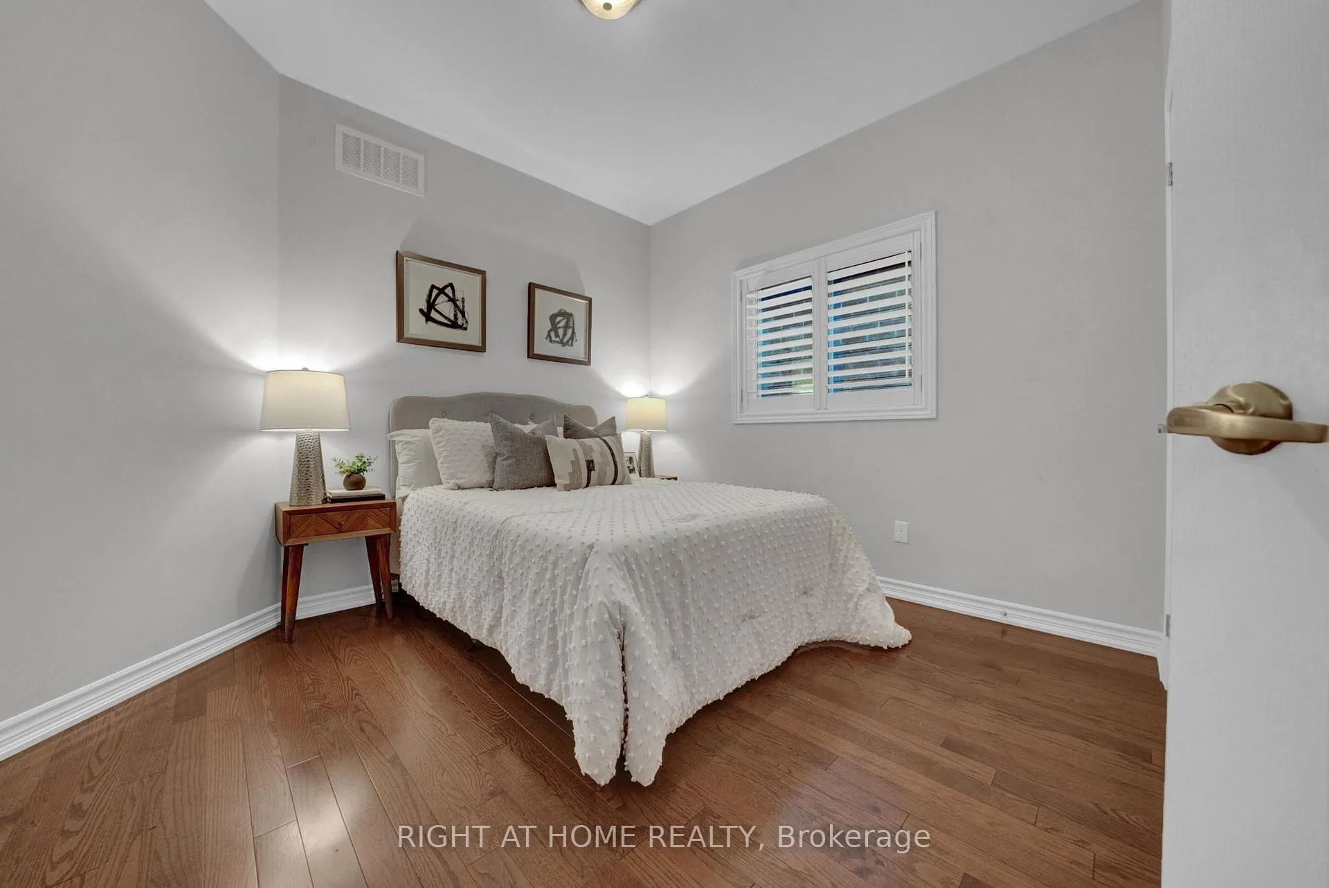 Photo 27 of 1645 Whitestone Drive, Oshawa, Samac — HOMEH
