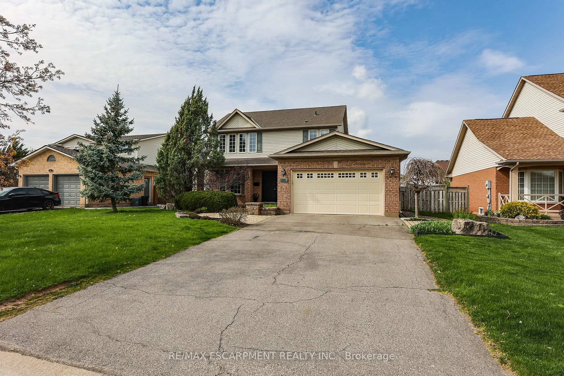 Photo 4 of 5129 Crimson King Way, Lincoln, Beamsville — HOMEH