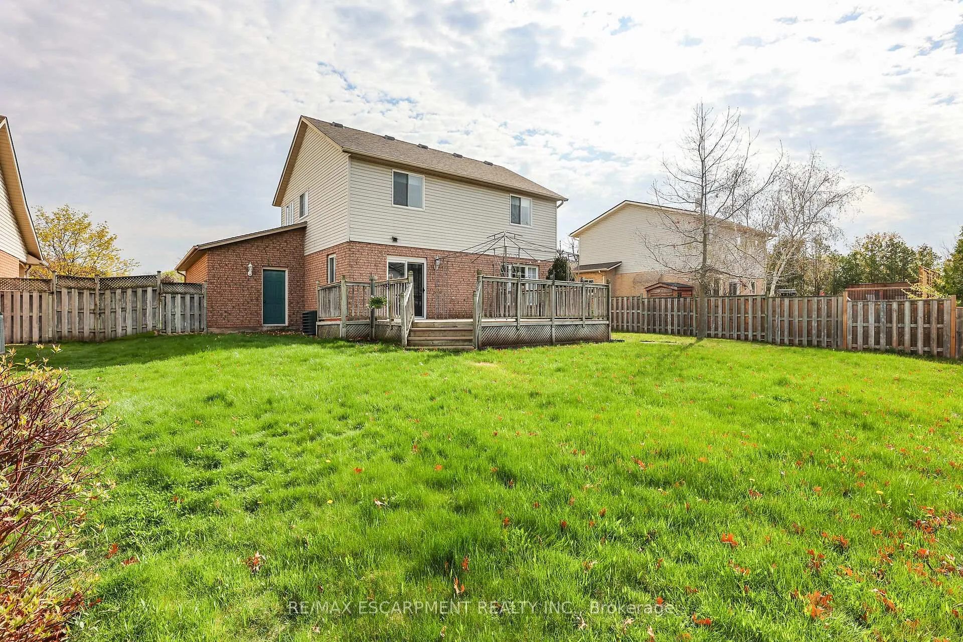 Photo 6 of 5129 Crimson King Way, Lincoln, Beamsville — HOMEH