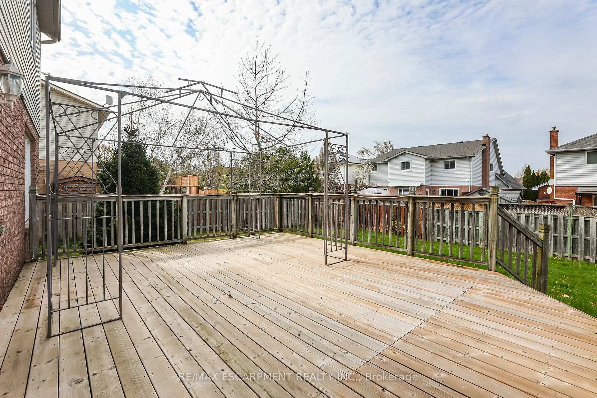 Photo 9 of 5129 Crimson King Way, Lincoln, Beamsville — HOMEH