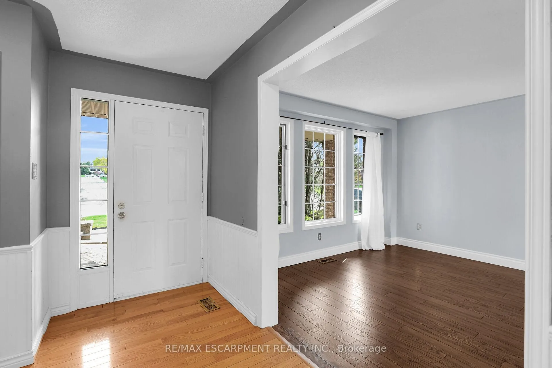Photo 11 of 5129 Crimson King Way, Lincoln, Beamsville — HOMEH