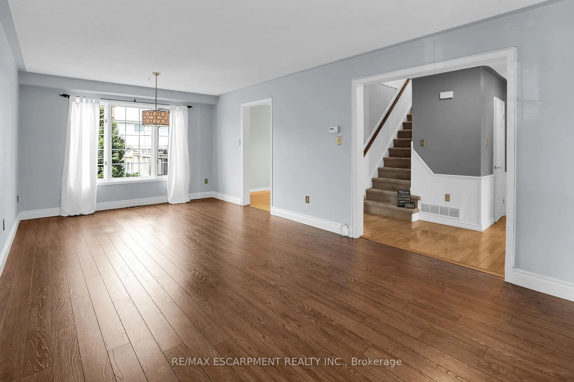 Photo 12 of 5129 Crimson King Way, Lincoln, Beamsville — HOMEH
