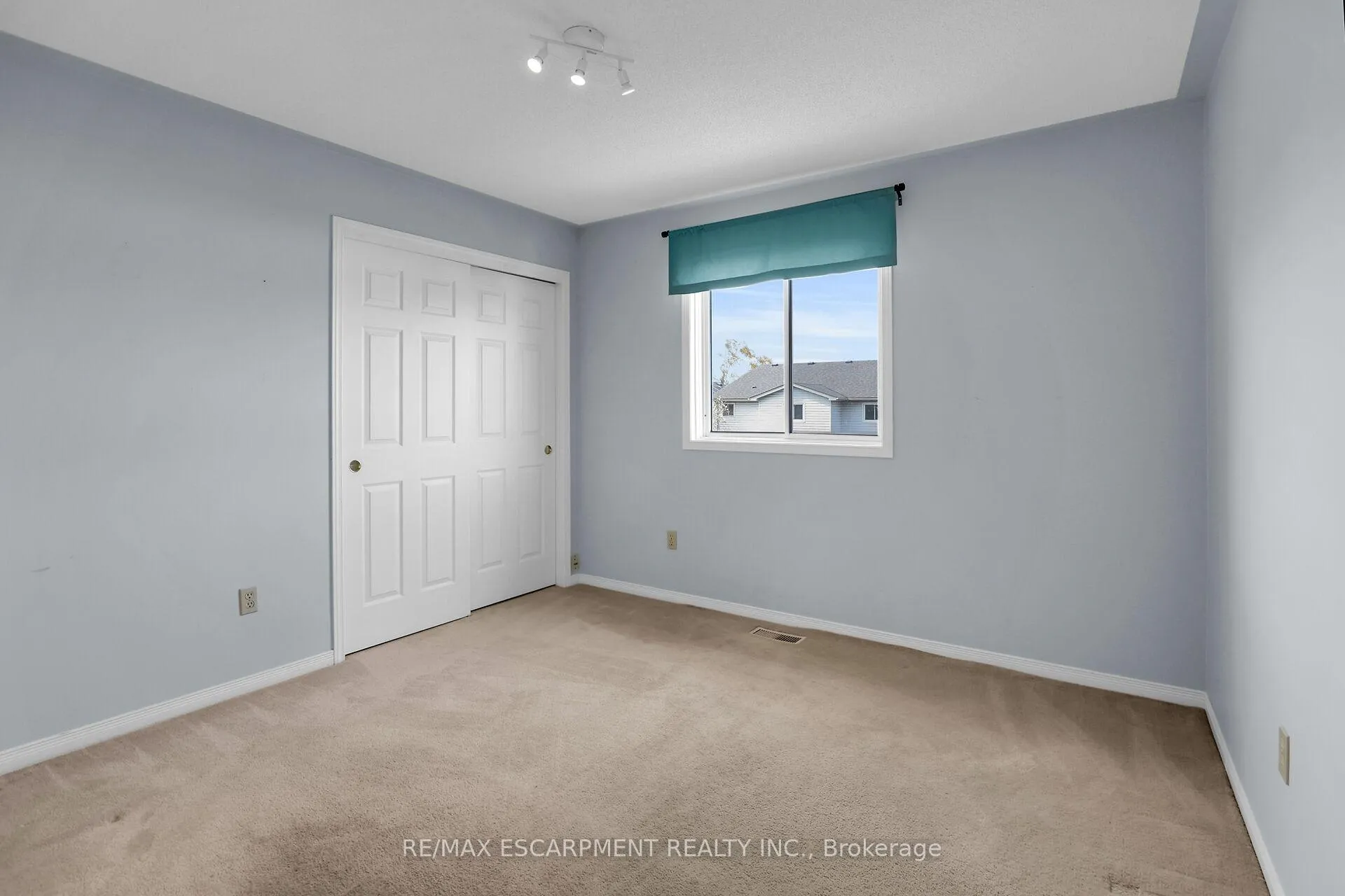 Photo 20 of 5129 Crimson King Way, Lincoln, Beamsville — HOMEH