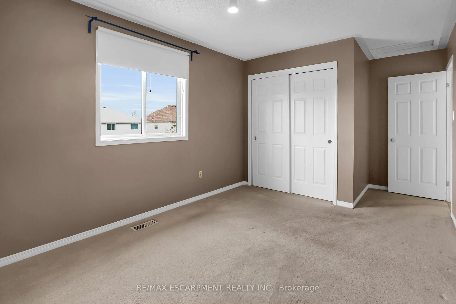 Photo 25 of 5129 Crimson King Way, Lincoln, Beamsville — HOMEH