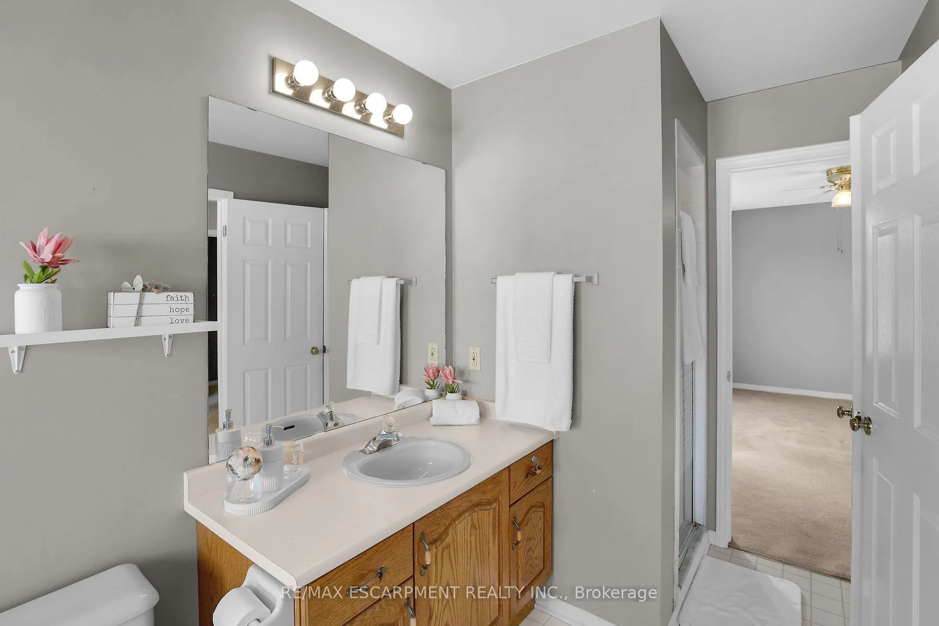 Photo 28 of 5129 Crimson King Way, Lincoln, Beamsville — HOMEH