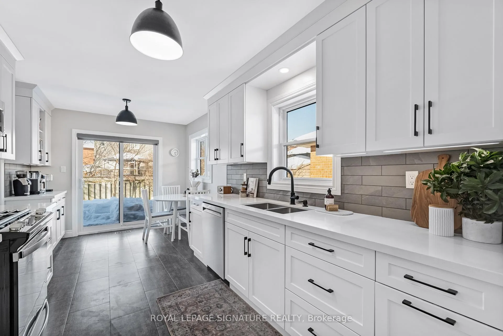 Photo 11 of 4 Enzo Crescent, Uxbridge — HOMEH