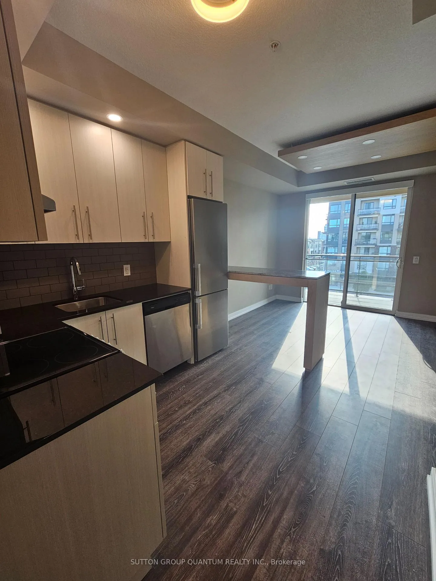 Photo 4 of Unit 415, 10 Esplanade Lane, Grimsby, Grimsby Beach — HOMEH