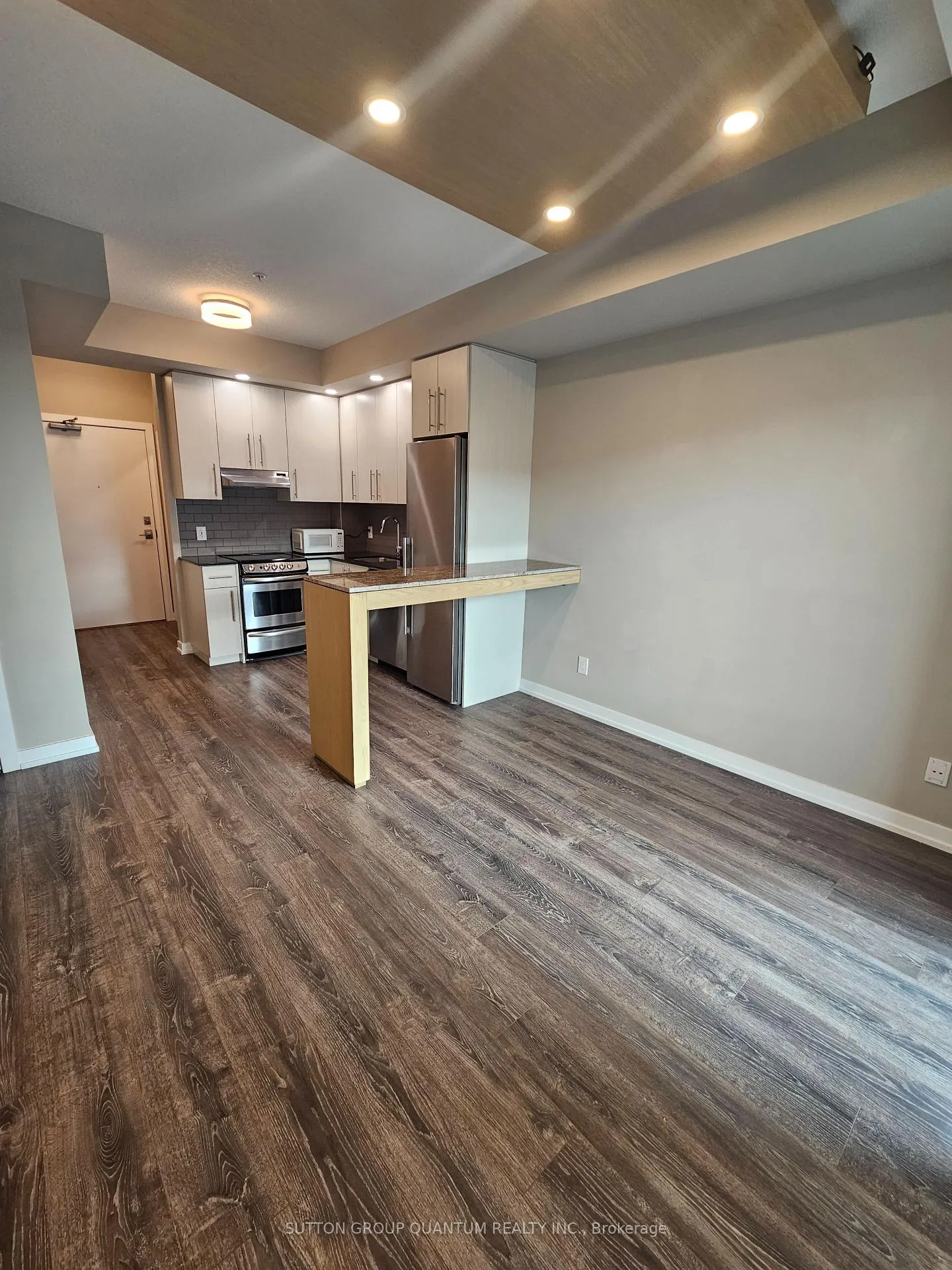 Photo 5 of Unit 415, 10 Esplanade Lane, Grimsby, Grimsby Beach — HOMEH