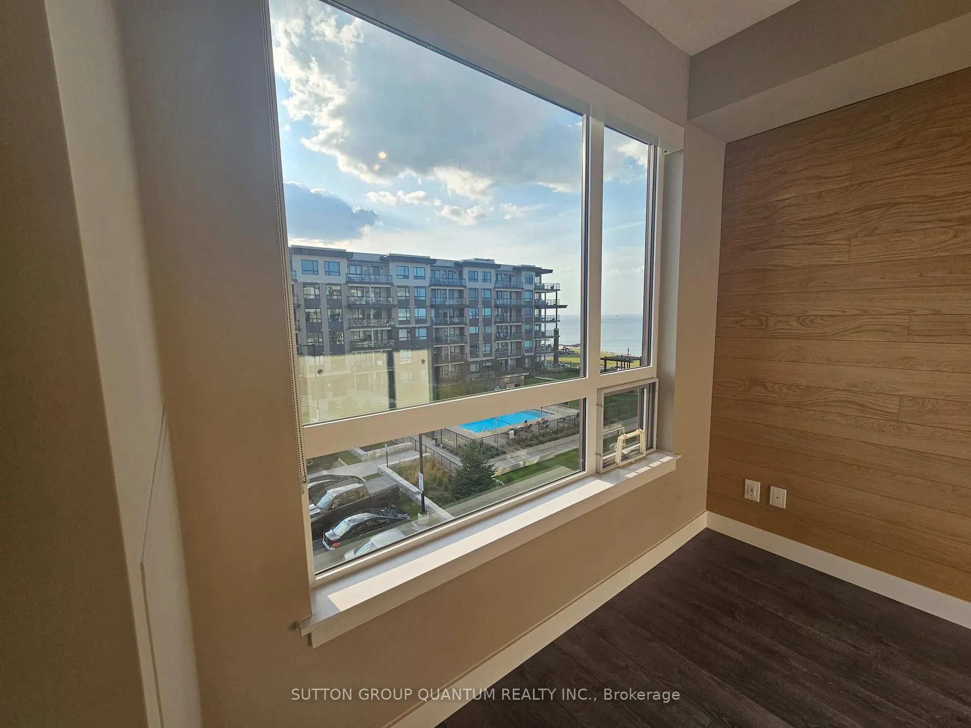 Photo 7 of Unit 415, 10 Esplanade Lane, Grimsby, Grimsby Beach — HOMEH