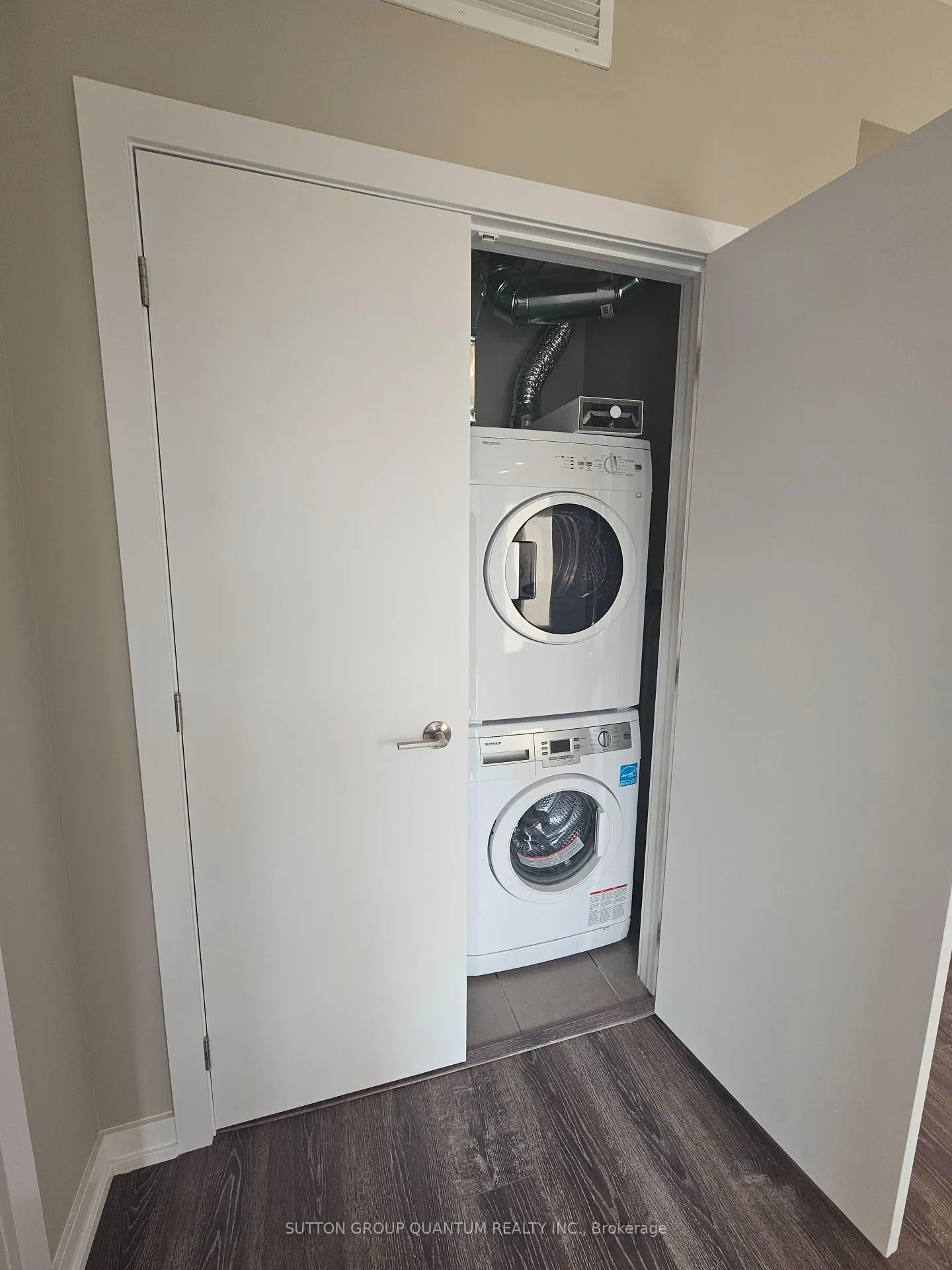 Photo 10 of Unit 415, 10 Esplanade Lane, Grimsby, Grimsby Beach — HOMEH