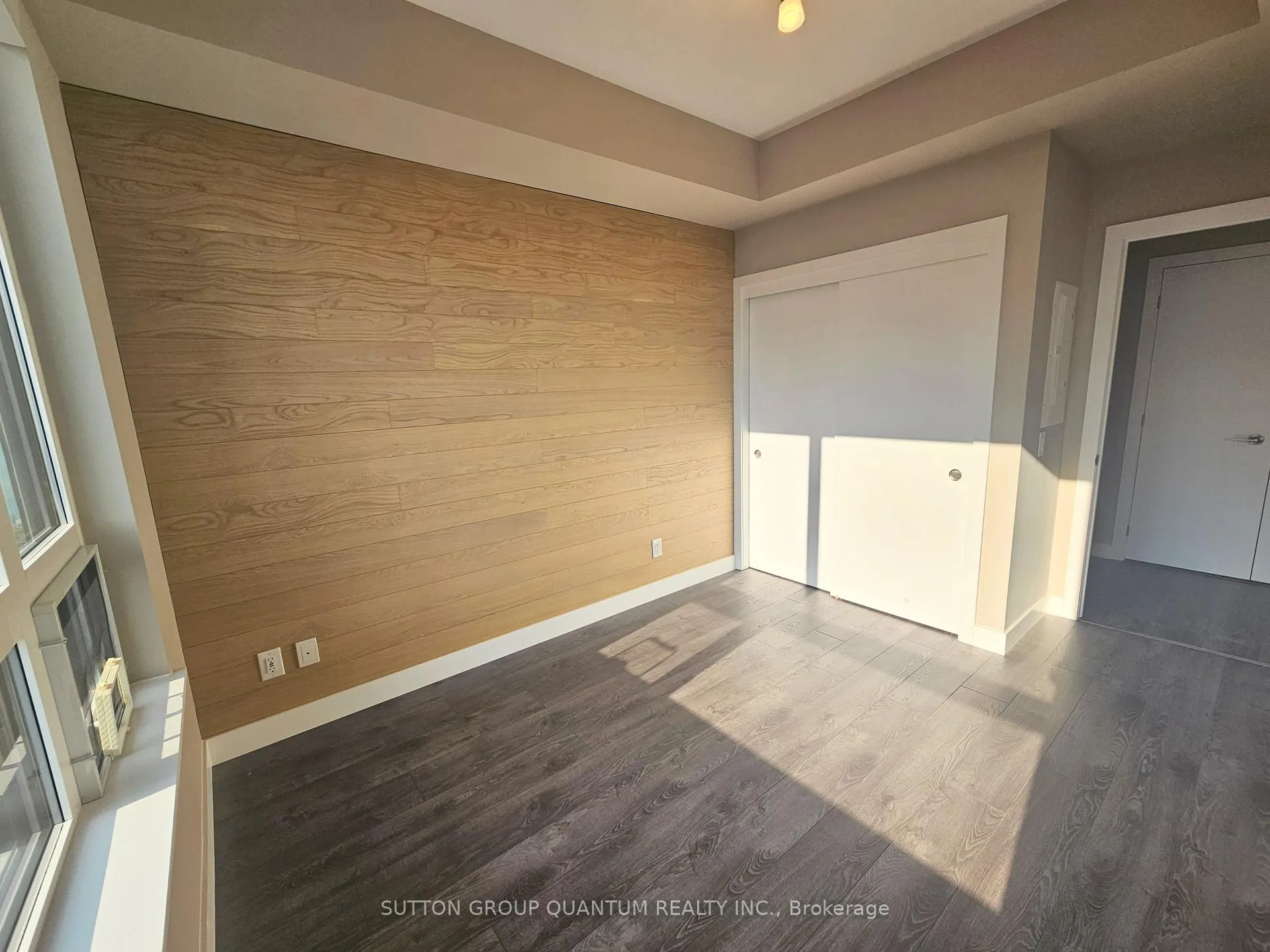 Photo 11 of Unit 415, 10 Esplanade Lane, Grimsby, Grimsby Beach — HOMEH