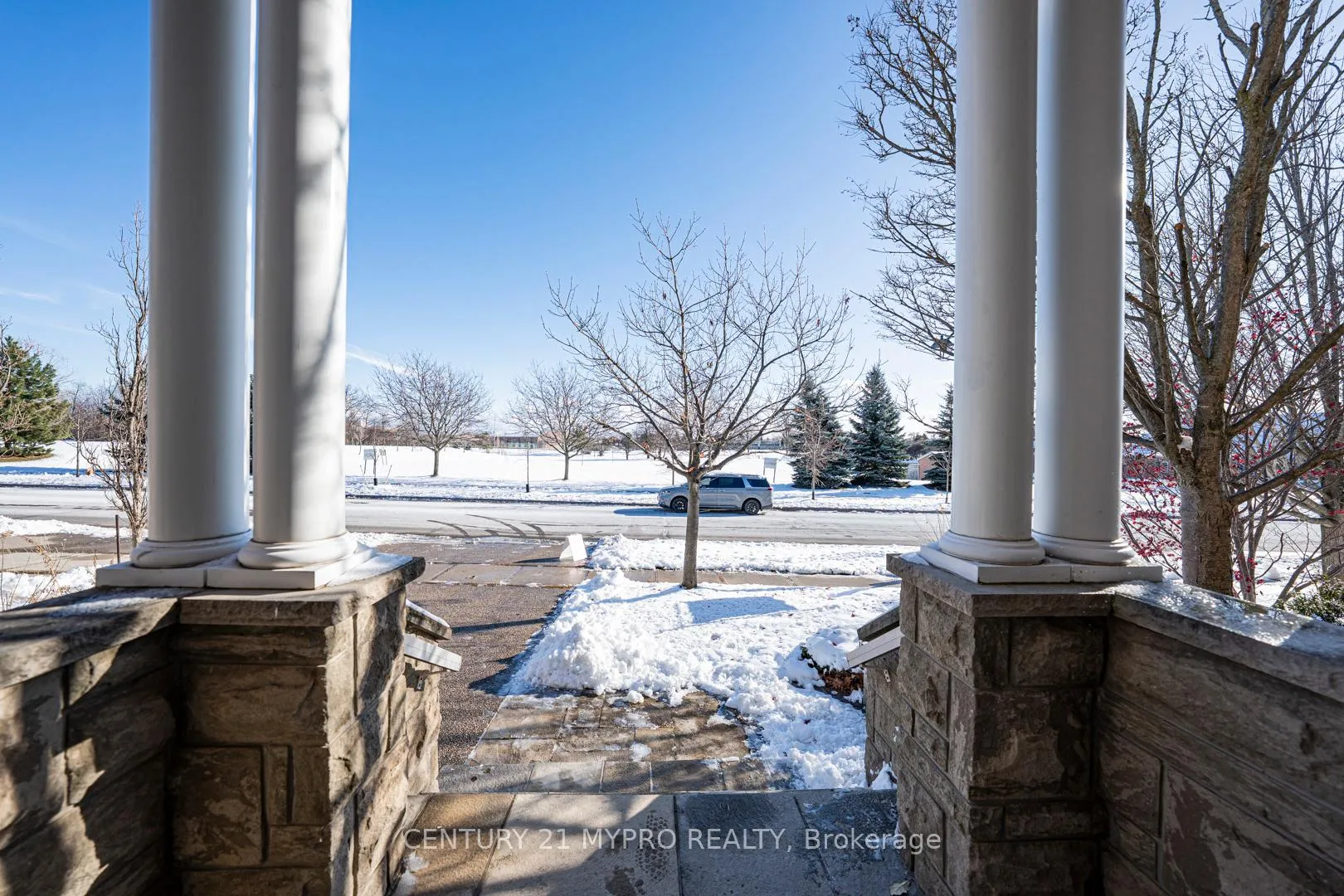 Photo 6 of 1033 Kestell Boulevard, Oakville, Joshua Creek — HOMEH