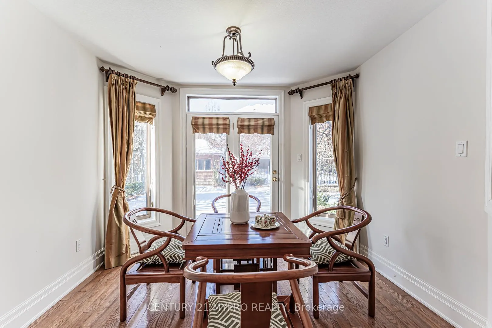 Photo 20 of 1033 Kestell Boulevard, Oakville, Joshua Creek — HOMEH