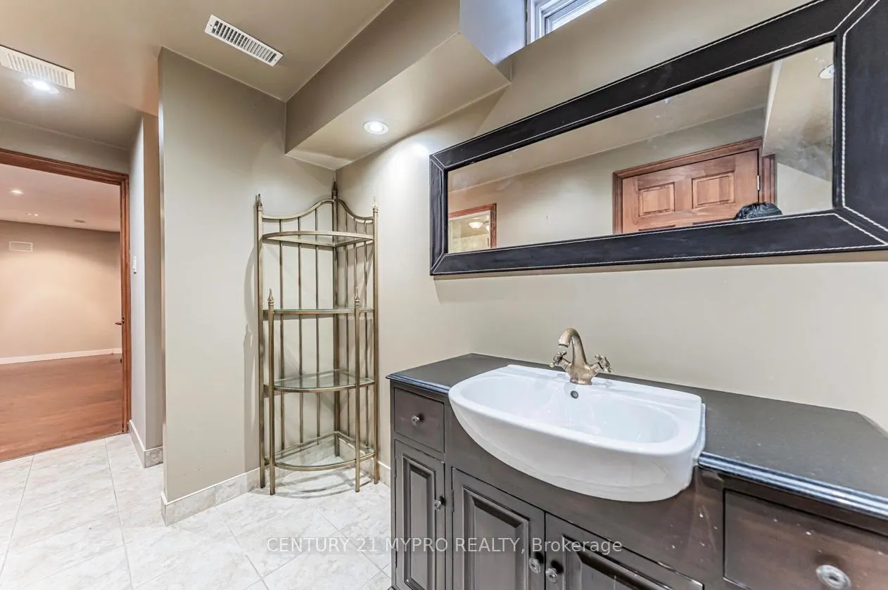Photo 42 of 1033 Kestell Boulevard, Oakville, Joshua Creek — HOMEH