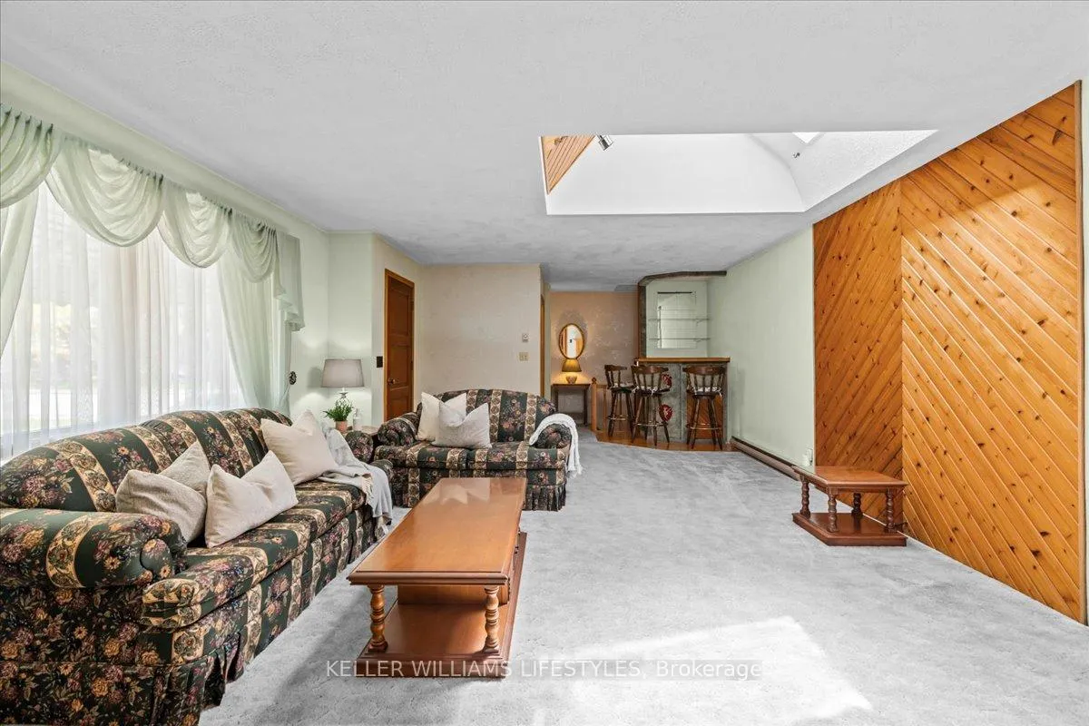 Photo 10 of 1802 Longwoods Road, Southwest Middlesex, Wardsville — HOMEH