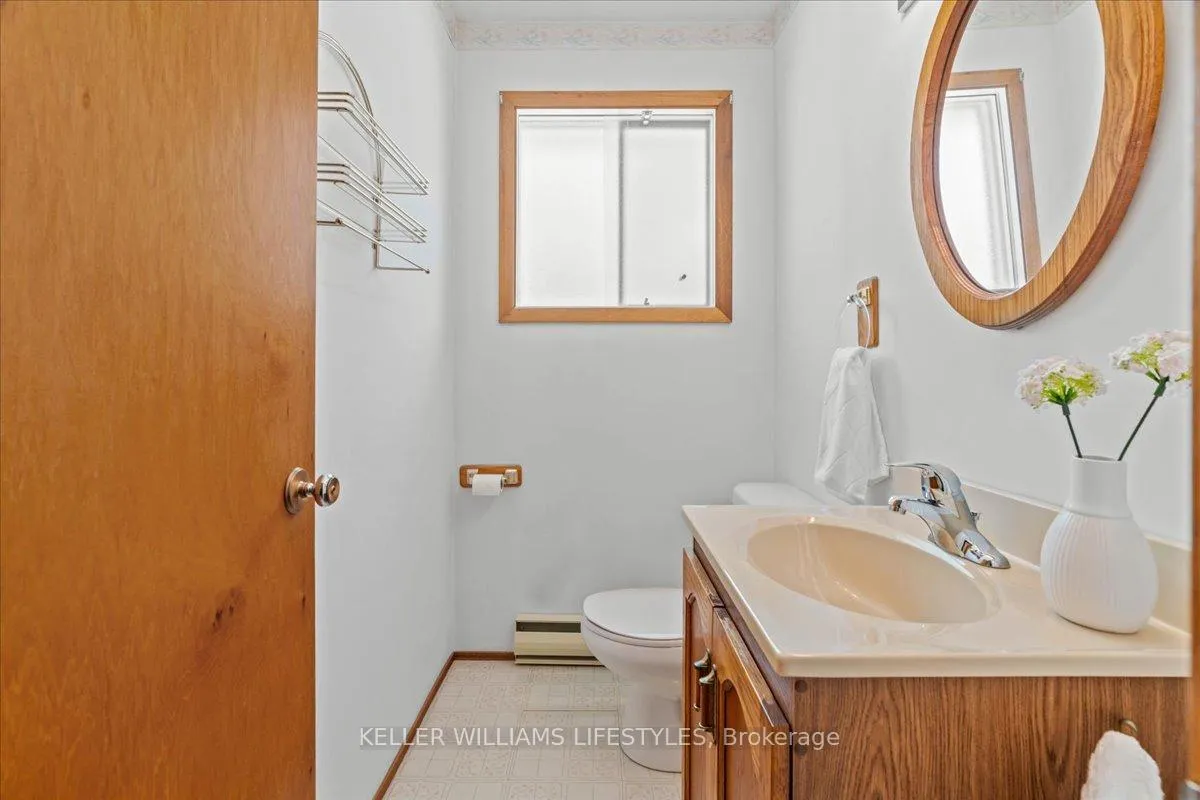 Photo 16 of 1802 Longwoods Road, Southwest Middlesex, Wardsville — HOMEH