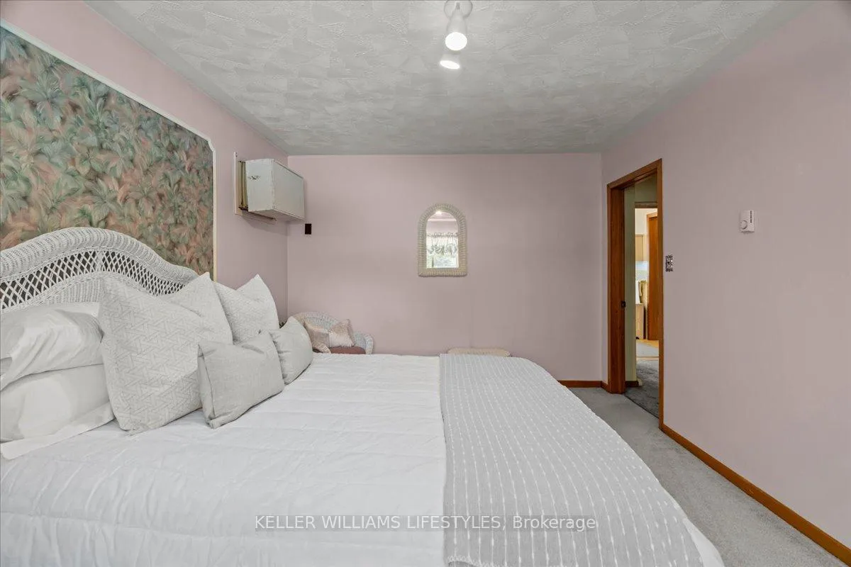 Photo 19 of 1802 Longwoods Road, Southwest Middlesex, Wardsville — HOMEH