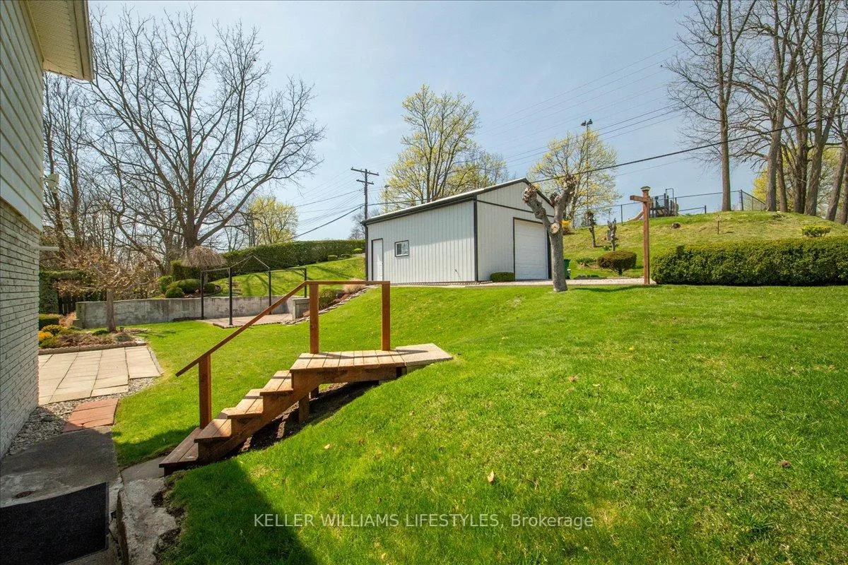 Photo 24 of 1802 Longwoods Road, Southwest Middlesex, Wardsville — HOMEH