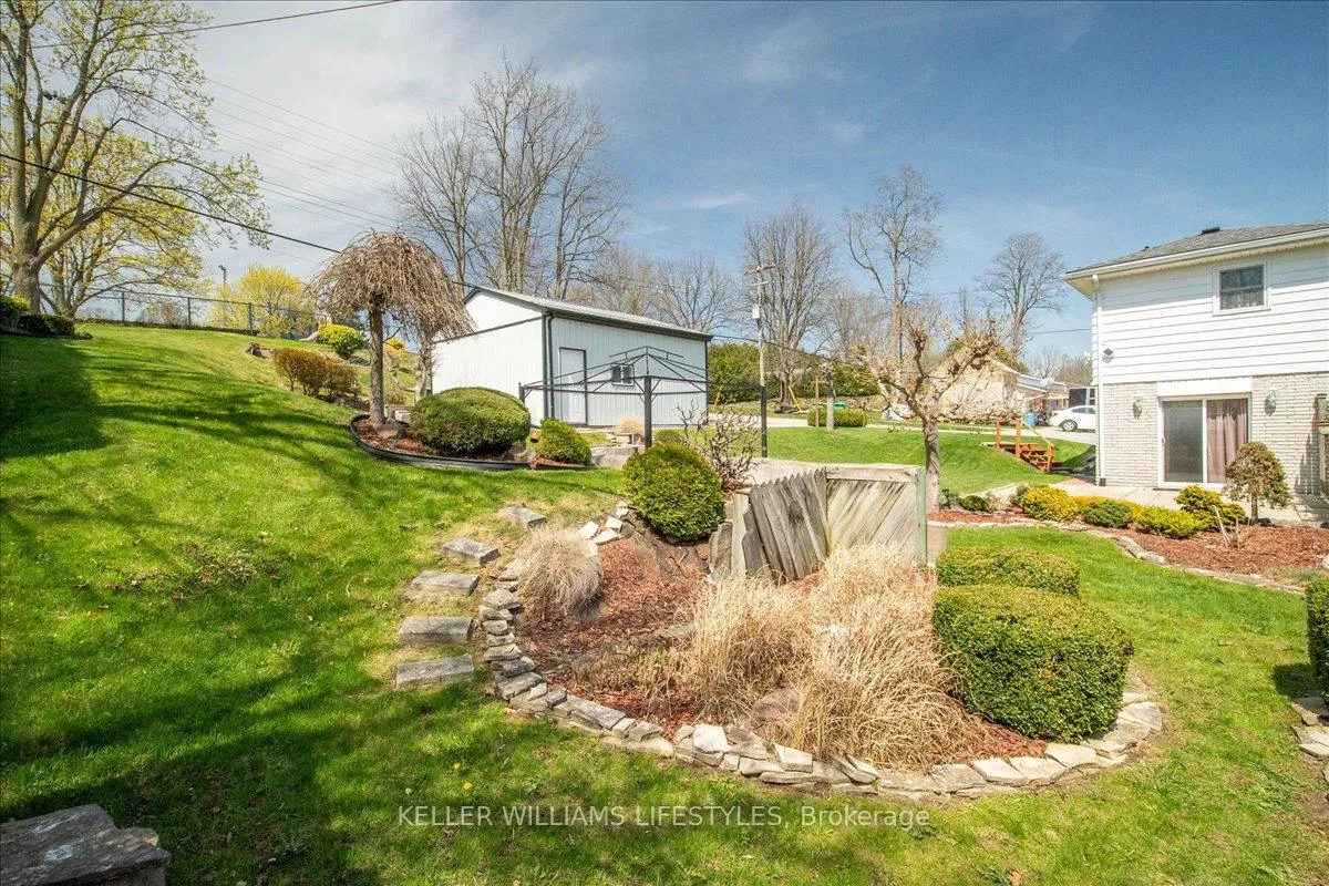 Photo 26 of 1802 Longwoods Road, Southwest Middlesex, Wardsville — HOMEH
