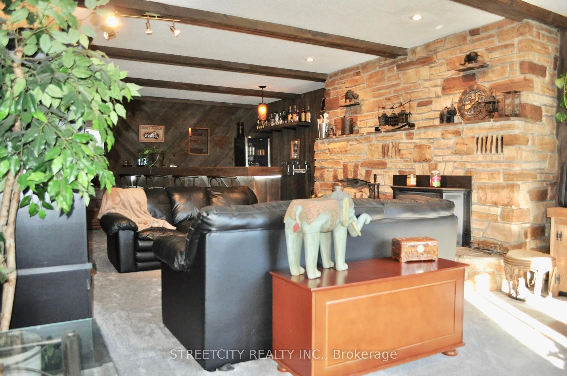 Photo 6 of 6906 Wisbeach Road, Warwick — HOMEH
