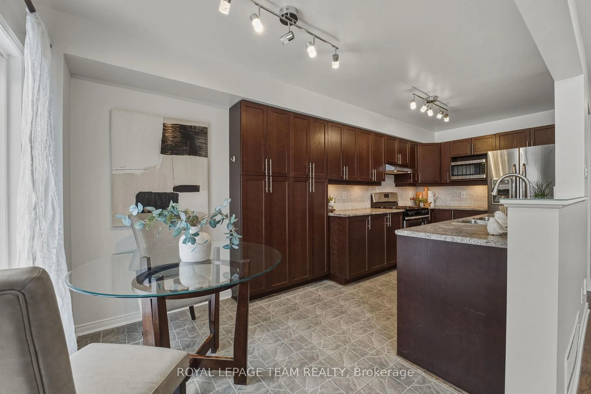 Photo 17 of 224 Opus Street, Ottawa, Kanata - Emerald Meadows/Trailwest — HOMEH