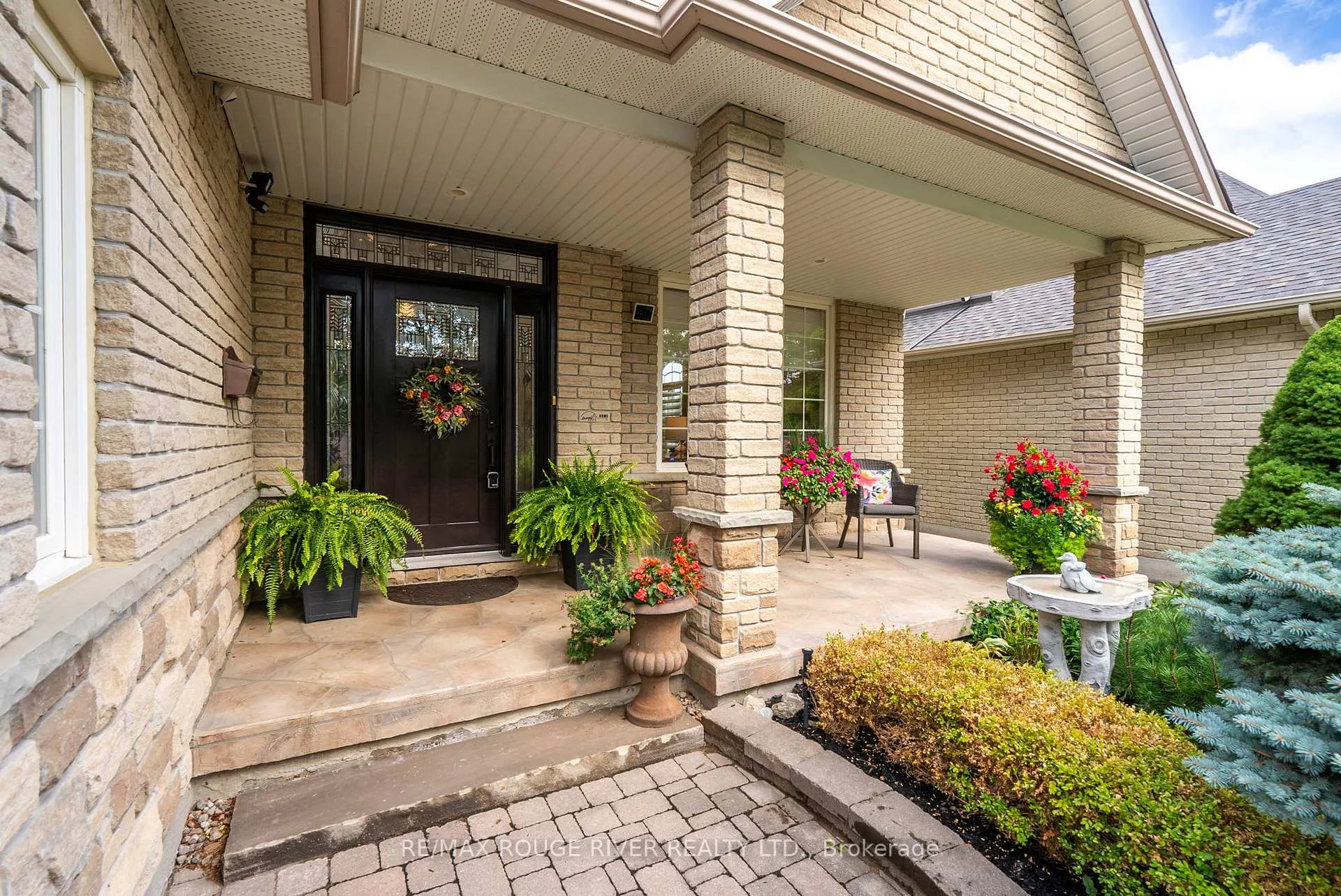 Photo 3 of 350 Raike Drive, Oshawa, Kedron — HOMEH