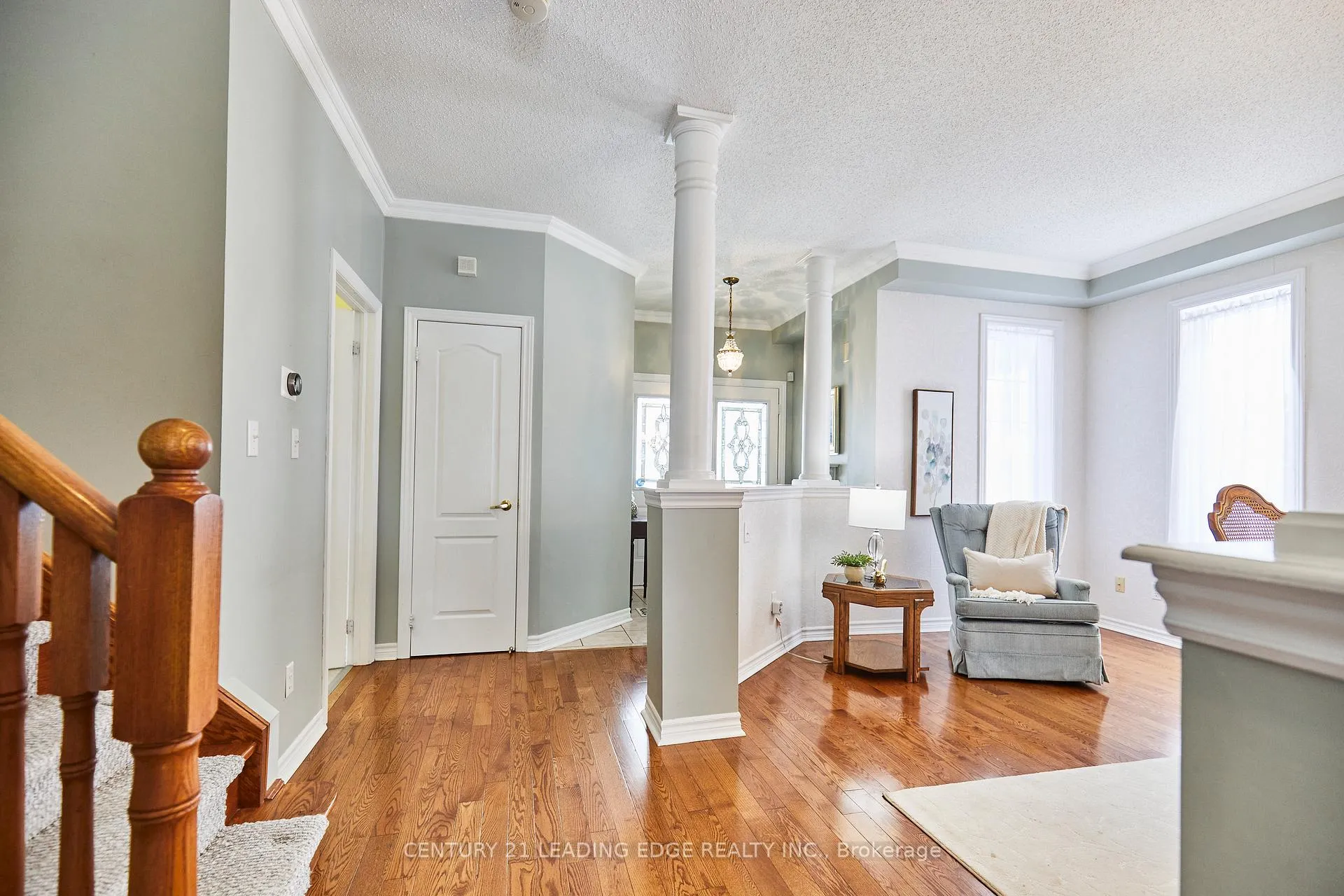 Photo 4 of 8 Hawstead Crescent, Whitby, Brooklin — HOMEH