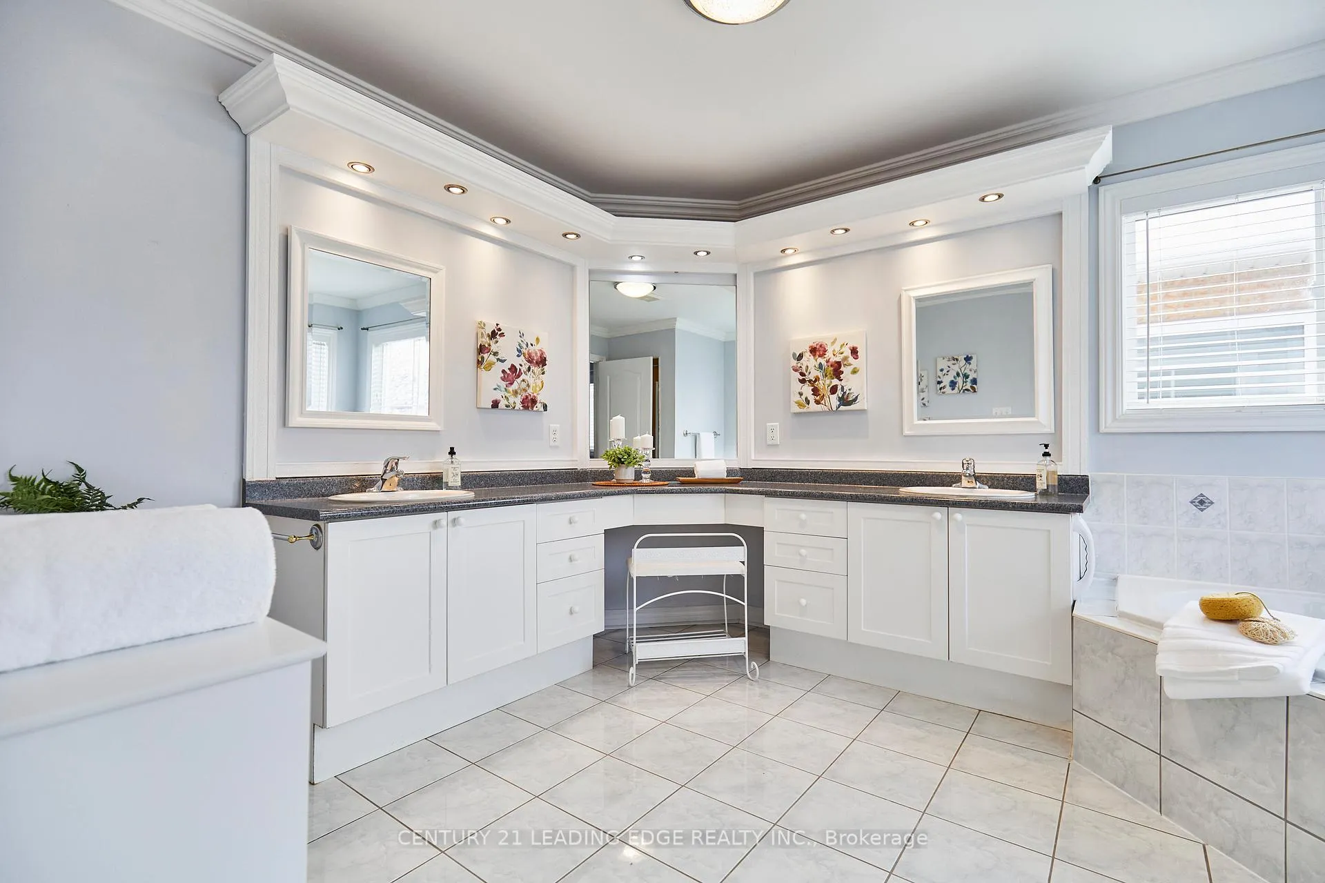 Photo 18 of 8 Hawstead Crescent, Whitby, Brooklin — HOMEH