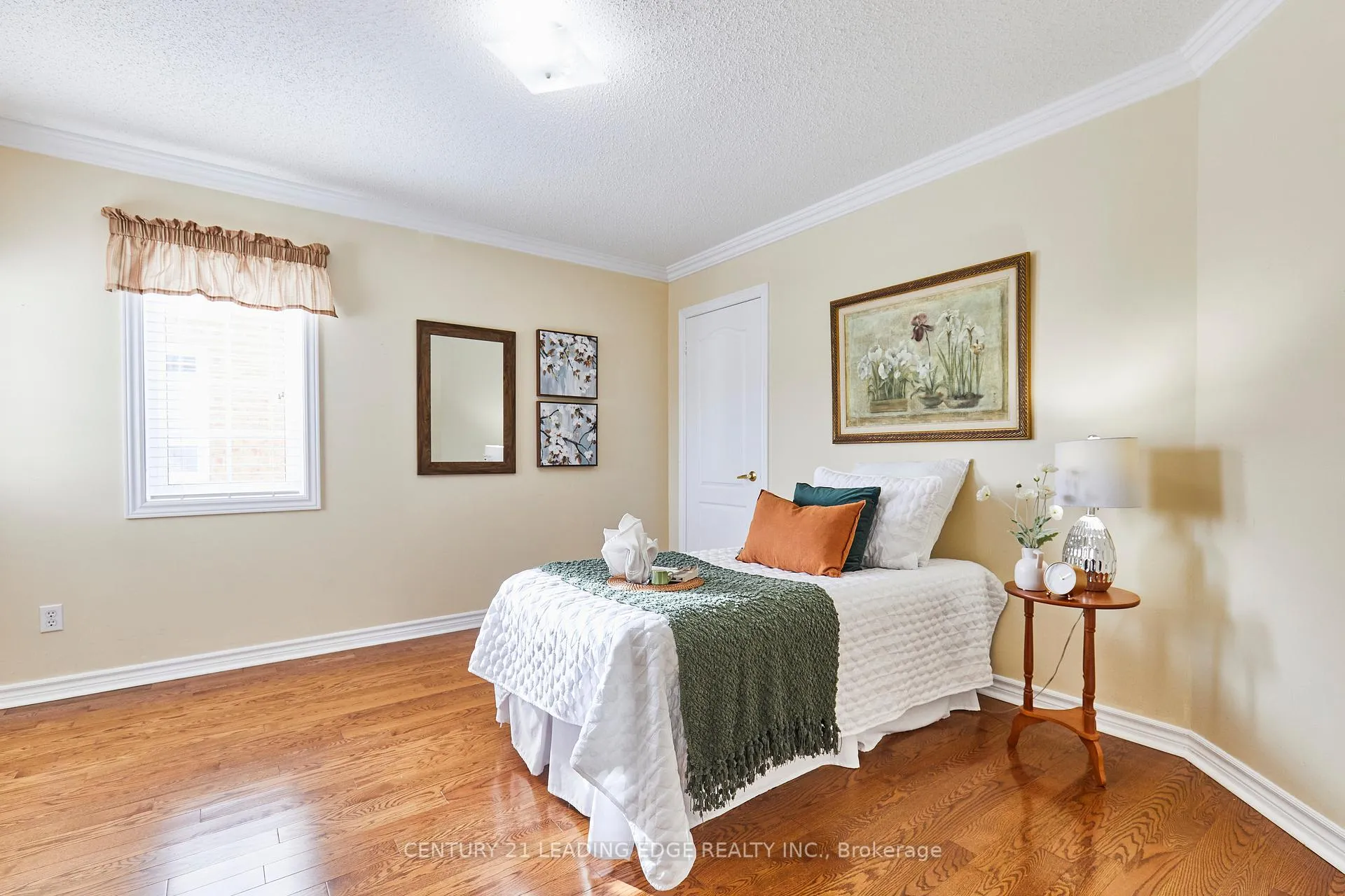 Photo 19 of 8 Hawstead Crescent, Whitby, Brooklin — HOMEH