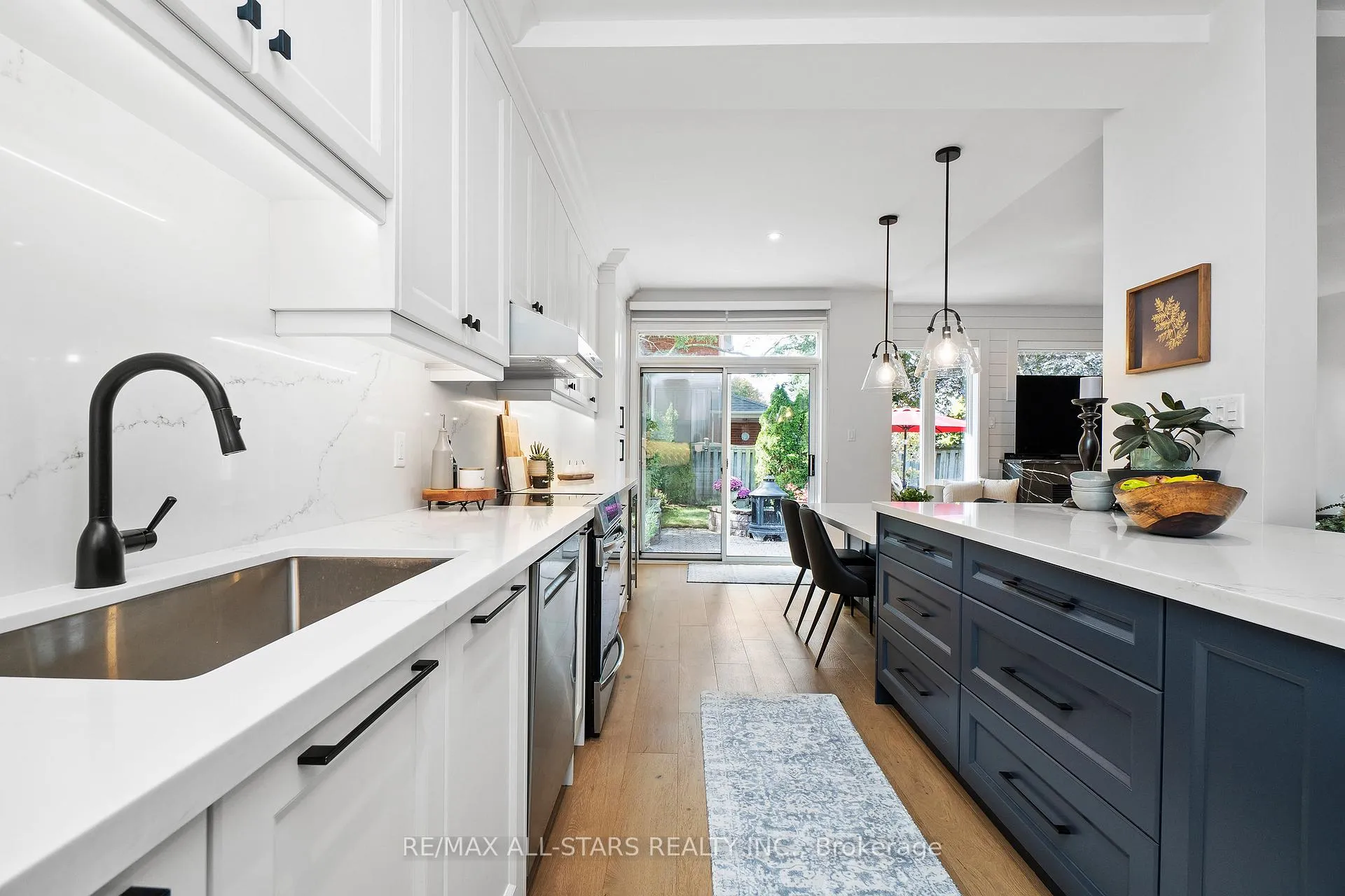 Photo 13 of 28 White Cedar Drive, Markham, Legacy — HOMEH