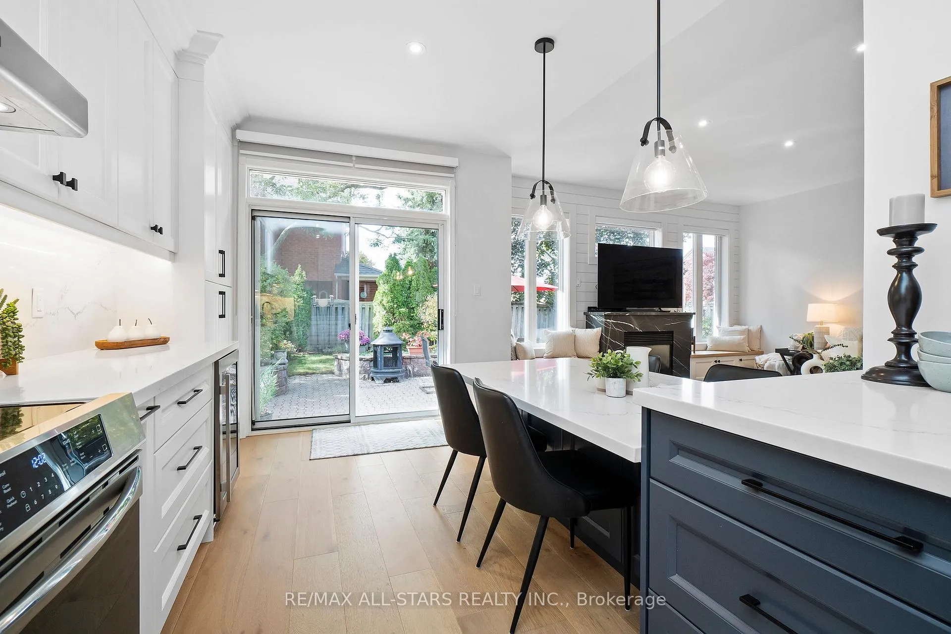 Photo 14 of 28 White Cedar Drive, Markham, Legacy — HOMEH