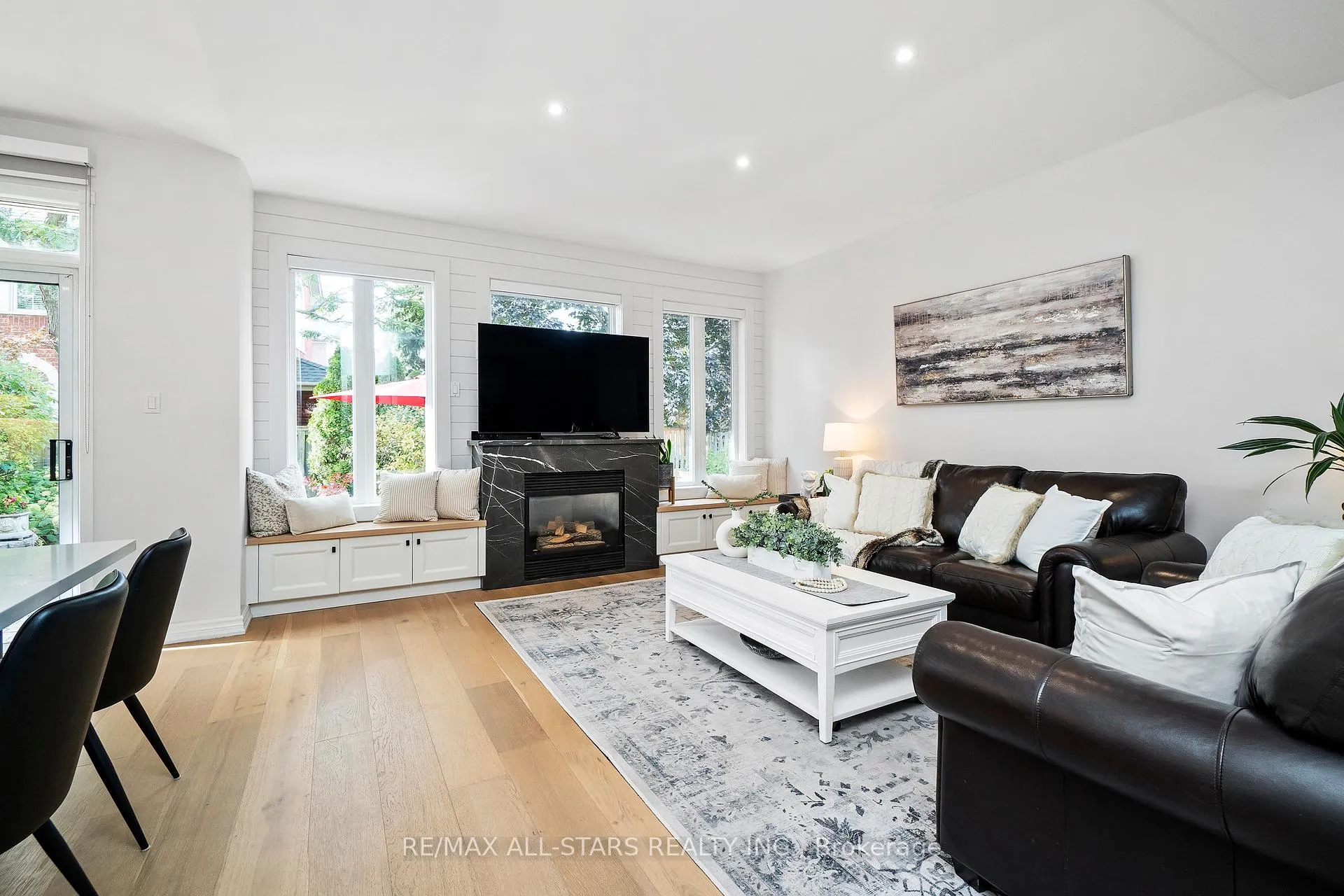 Photo 15 of 28 White Cedar Drive, Markham, Legacy — HOMEH