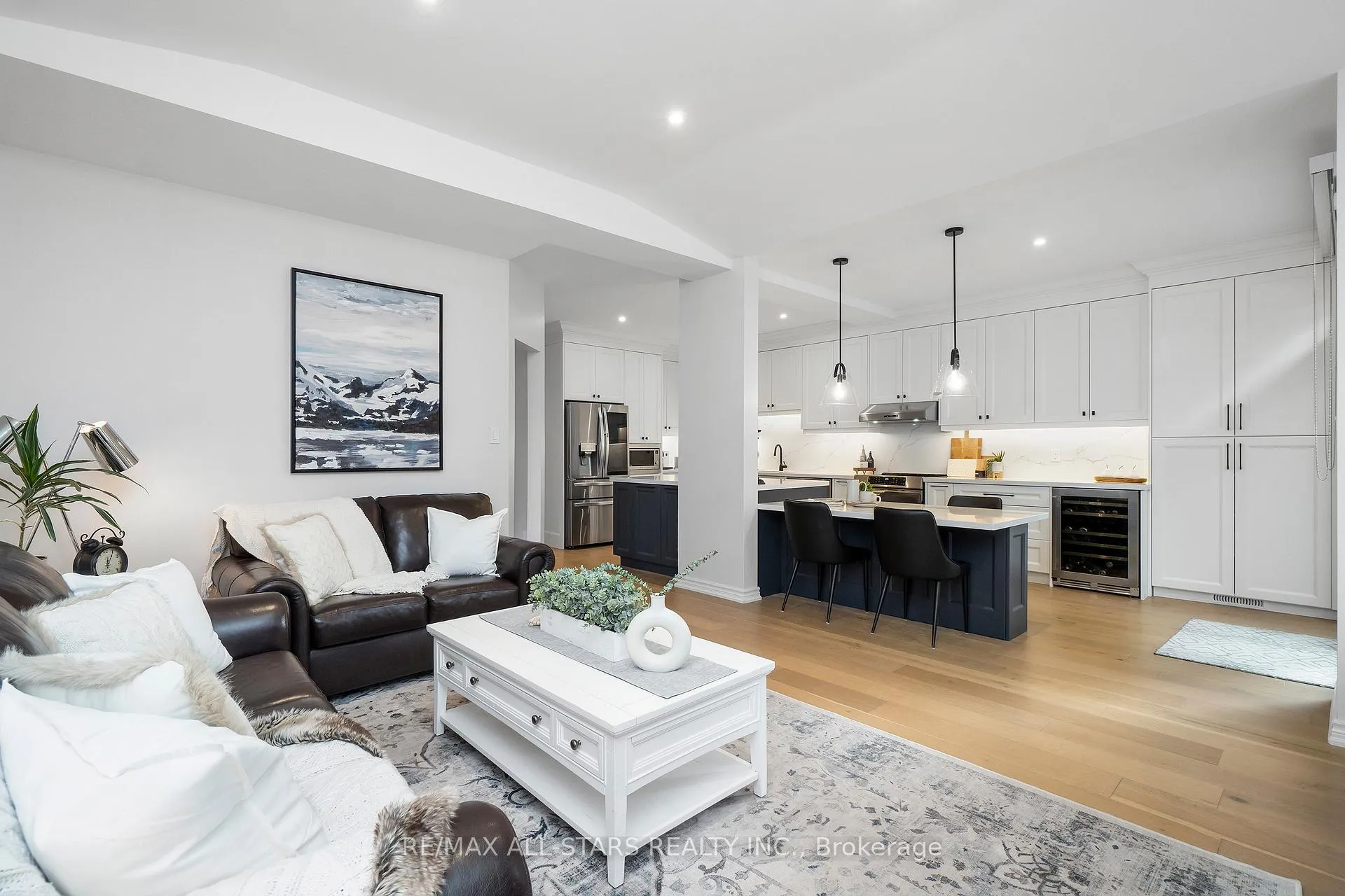 Photo 17 of 28 White Cedar Drive, Markham, Legacy — HOMEH