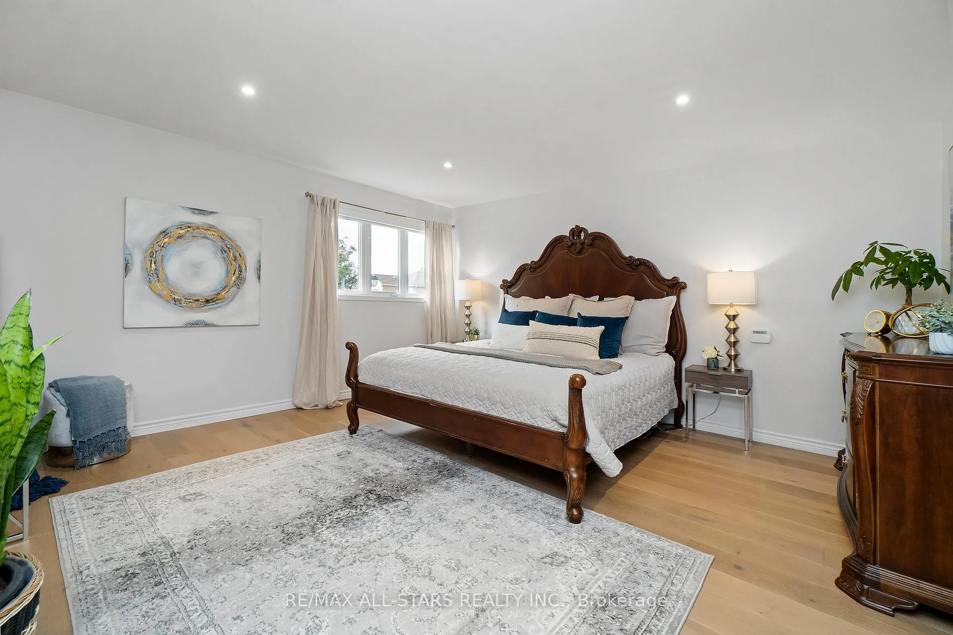 Photo 21 of 28 White Cedar Drive, Markham, Legacy — HOMEH
