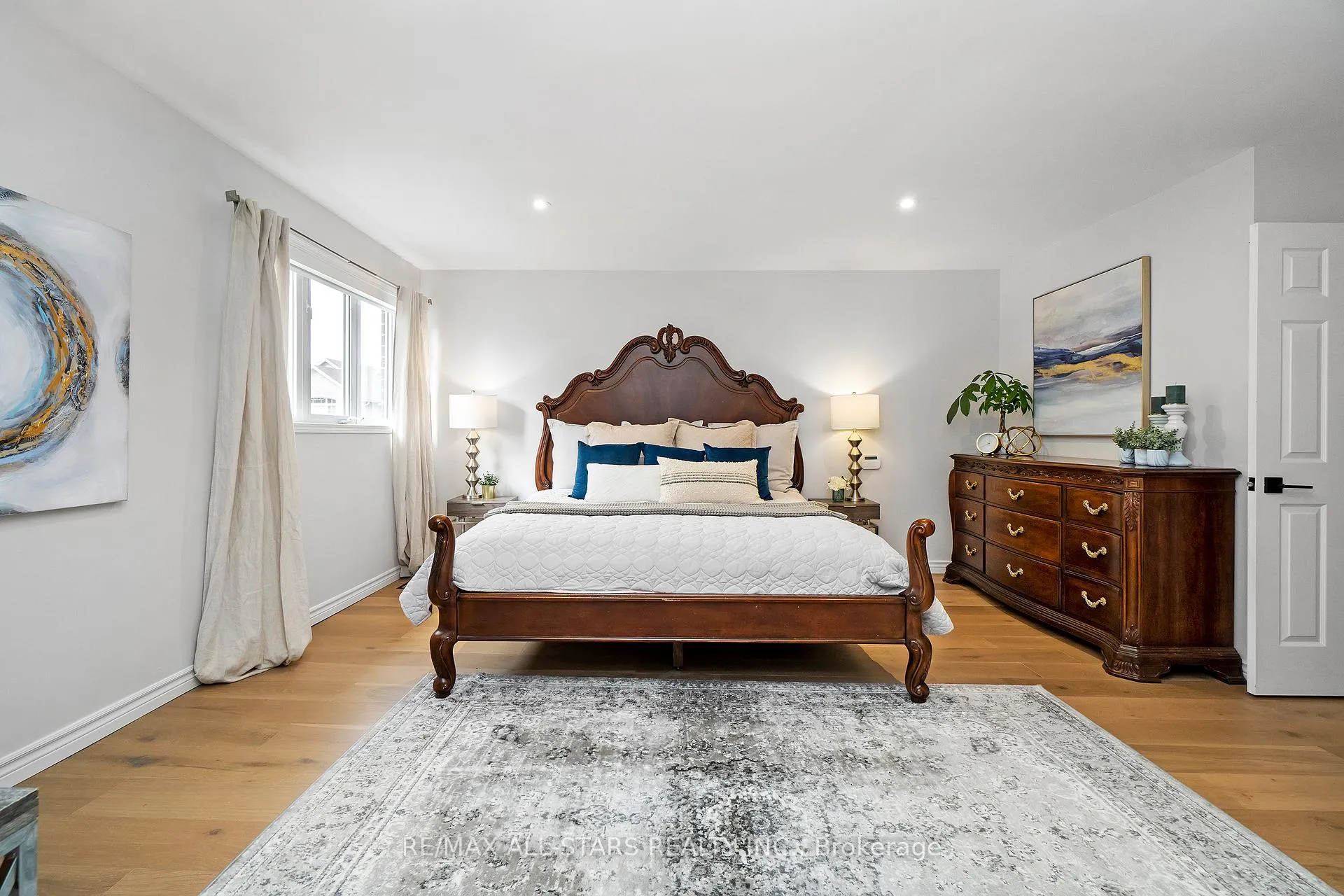 Photo 22 of 28 White Cedar Drive, Markham, Legacy — HOMEH
