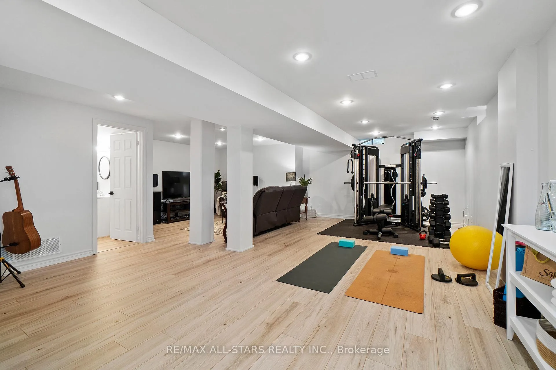Photo 30 of 28 White Cedar Drive, Markham, Legacy — HOMEH