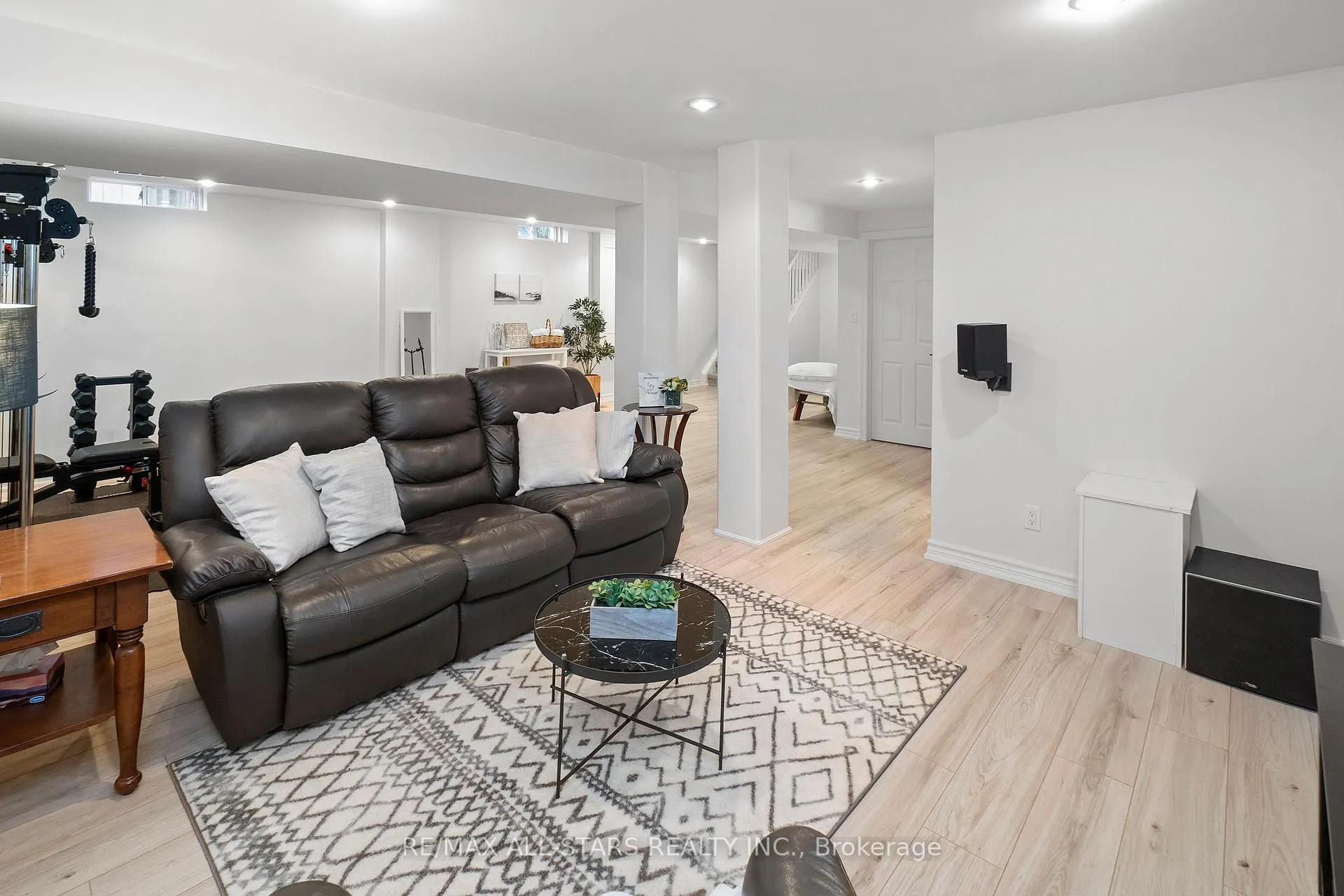 Photo 33 of 28 White Cedar Drive, Markham, Legacy — HOMEH